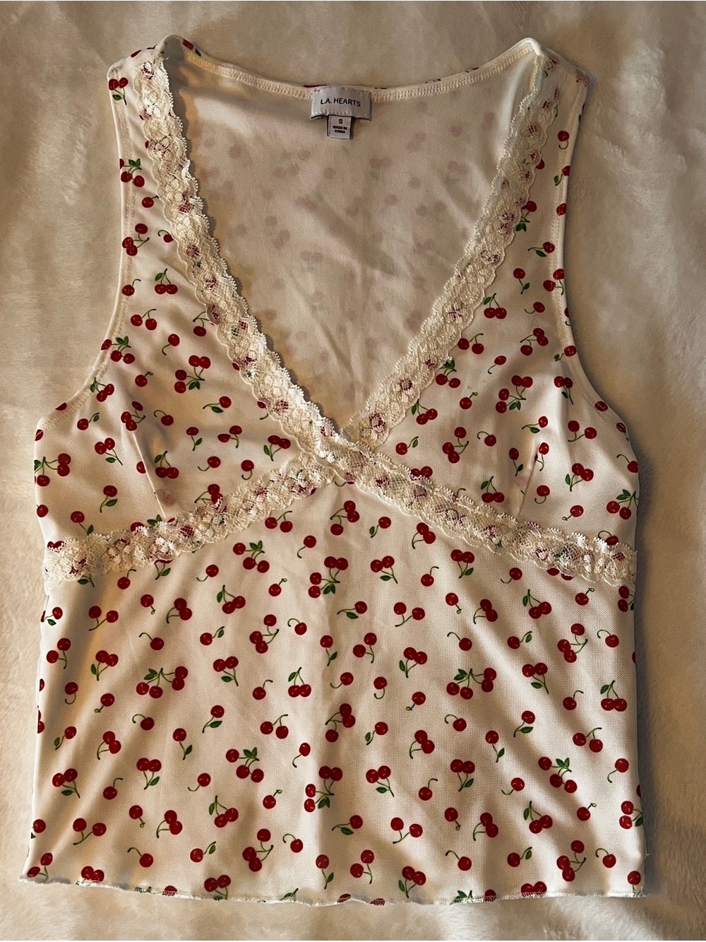 L.A Hearts - V-Neck Top / Size Small